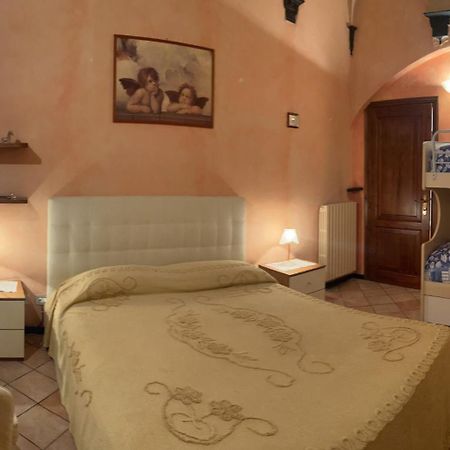 Casa Nives Apartment Imperia Bagian luar foto