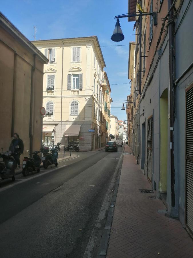 Casa Nives Apartment Imperia Bagian luar foto