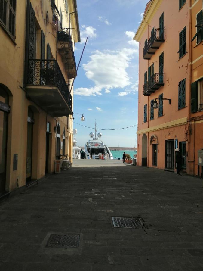 Casa Nives Apartment Imperia Bagian luar foto