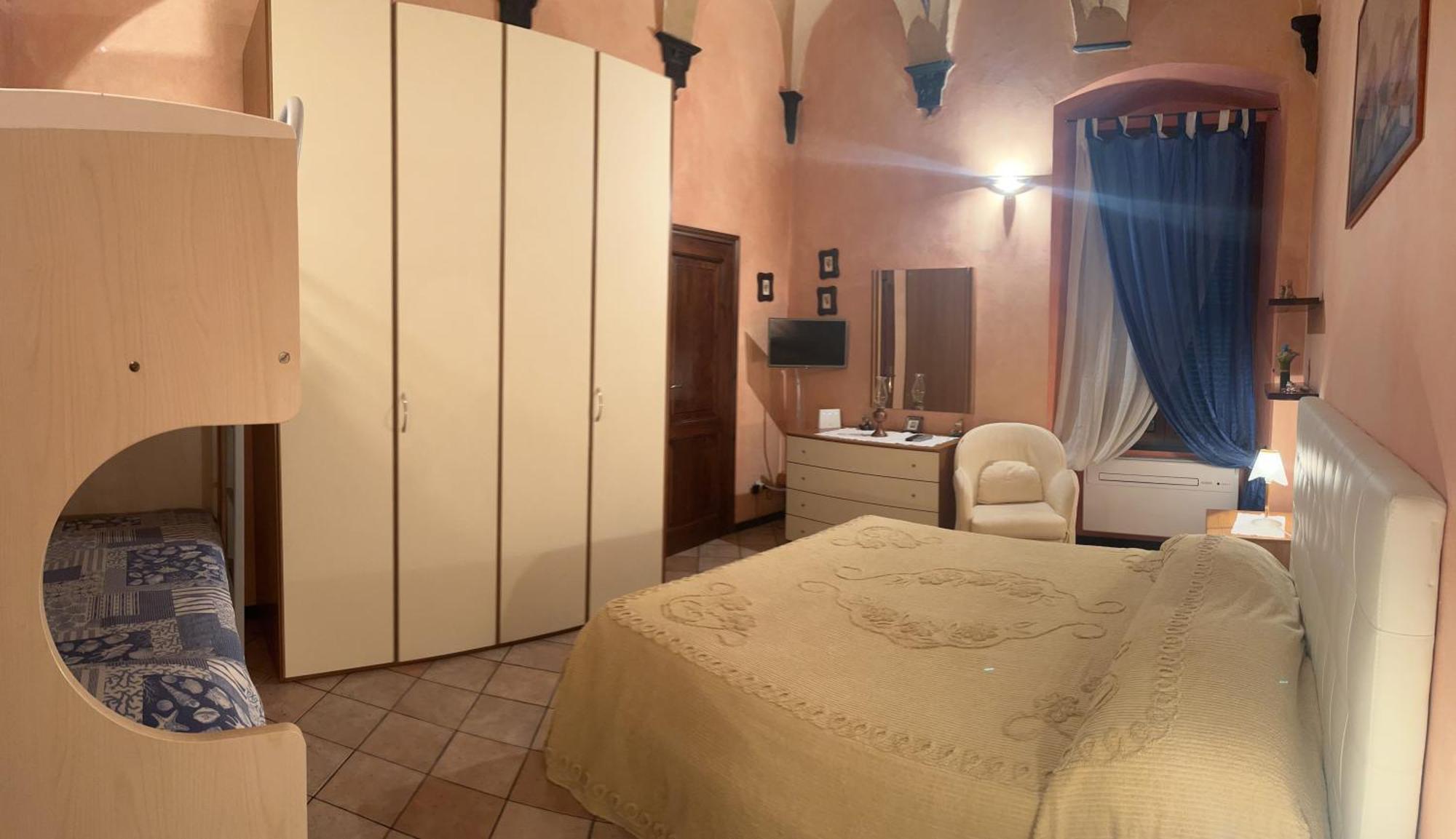 Casa Nives Apartment Imperia Bagian luar foto